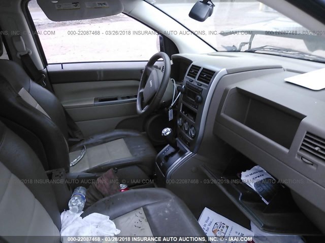 1J8FT57W47D222125 - 2007 JEEP COMPASS LIMITED TAN photo 5