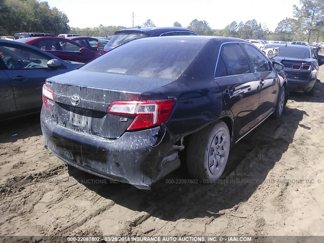 4T1BF1FK2CU031393 - 2012 TOYOTA CAMRY SE/LE/XLE Черный фото 4