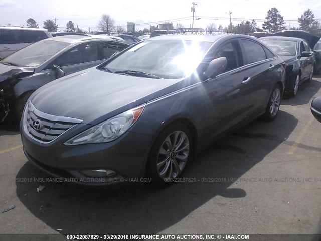 5NPEC4AC8BH058036 - 2011 HYUNDAI SONATA SE/LIMITED SILVER photo 2