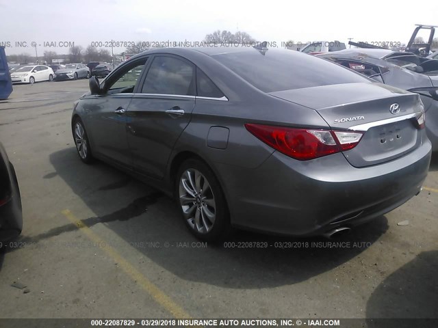 5NPEC4AC8BH058036 - 2011 HYUNDAI SONATA SE/LIMITED SILVER photo 3