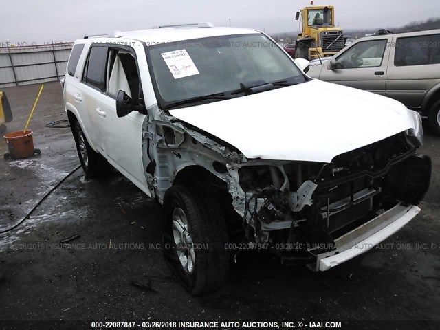 JTEBU5JR5E5152935 - 2014 TOYOTA 4RUNNER SR5/LIMITED/TRAIL WHITE photo 1