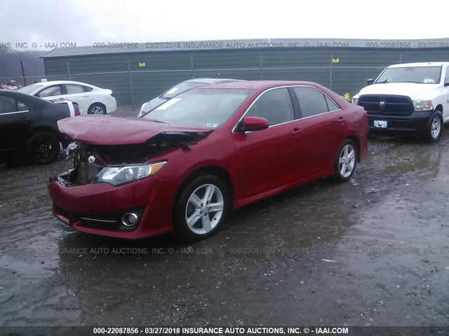 4T1BF1FK0CU609541 - 2012 TOYOTA CAMRY SE/LE/XLE RED photo 2
