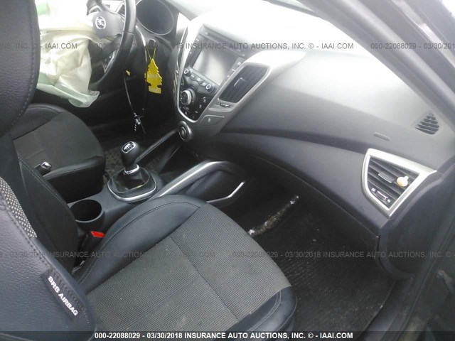 KMHTC6AD0EU196798 - 2014 HYUNDAI VELOSTER BLACK photo 5