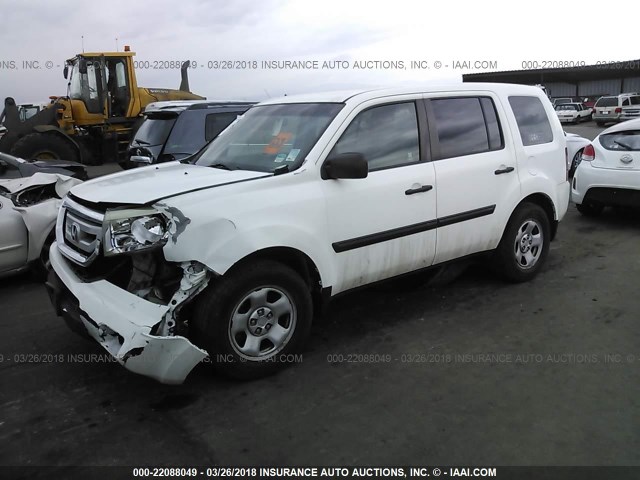 5FNYF4H25BB014477 - 2011 HONDA PILOT LX WHITE photo 2