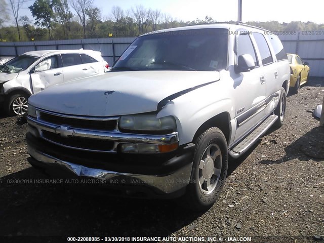 3GNEC16TX1G106187 - 2001 CHEVROLET SUBURBAN C1500 WHITE photo 2