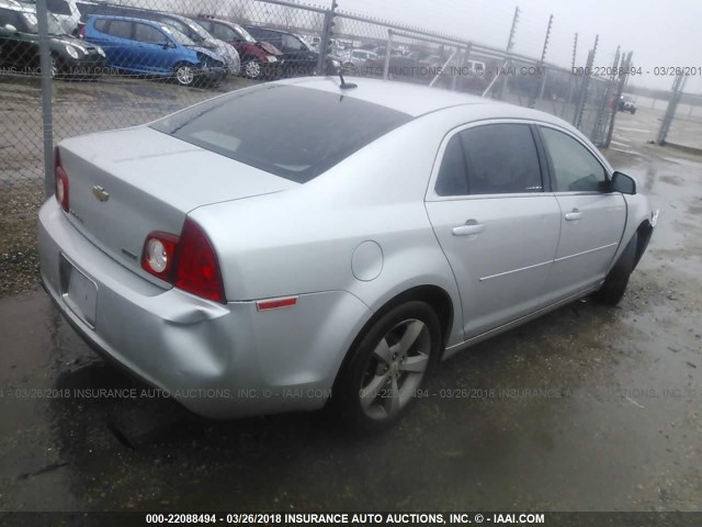 1G1ZC5EU4BF303072 - 2011 CHEVROLET MALIBU 1LT 银色 照片 4
