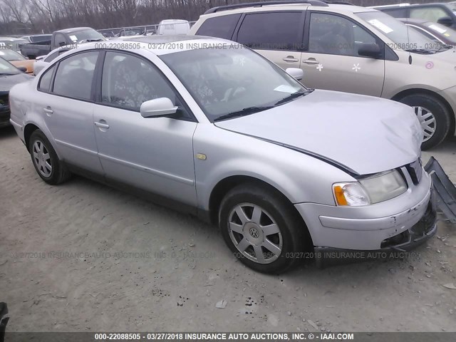 WVWPD63B4XE510237 - 1999 VOLKSWAGEN PASSAT GLX 银色 照片 1