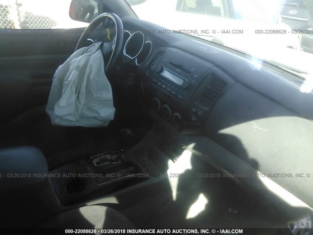 5TETX22N85Z082841 - 2005 TOYOTA TACOMA ACCESS CAB Silber Foto 5