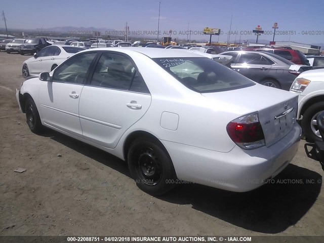 4T1BE32K75U533288 - 2005 TOYOTA CAMRY LE/XLE/SE WHITE photo 3