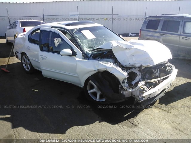 JN1CA31A0YT032608 - 2000 NISSAN MAXIMA GLE/GXE/SE WHITE photo 1