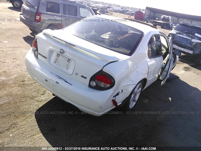 JN1CA31A0YT032608 - 2000 NISSAN MAXIMA GLE/GXE/SE WHITE photo 4