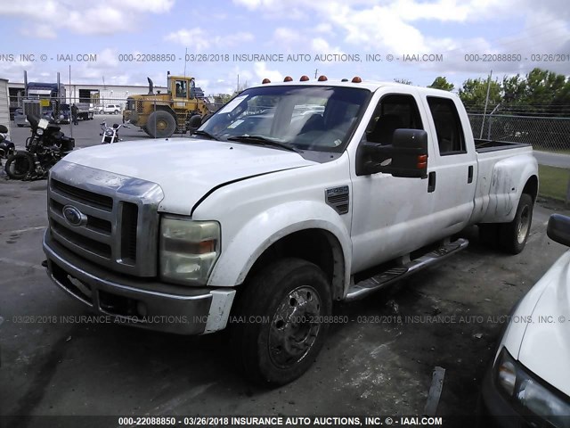 1FTXW43R28EA42988 - 2008 FORD F450 SUPER DUTY WHITE photo 2