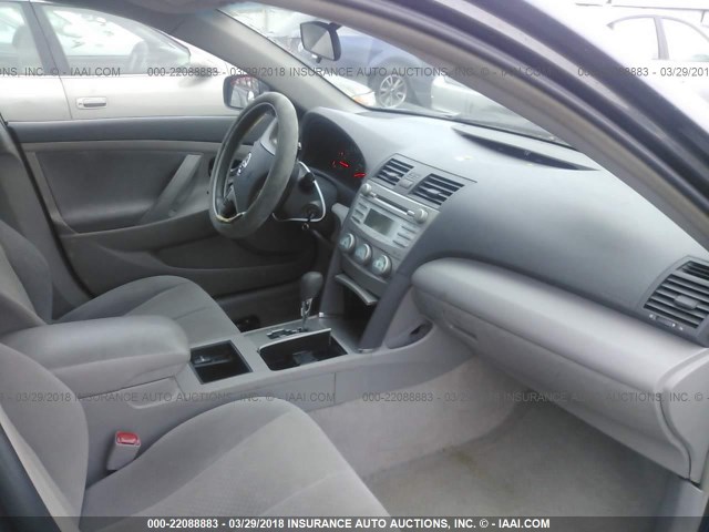 4T1BE46K89U303300 - 2009 TOYOTA CAMRY SE/LE/XLE Серый фото 5