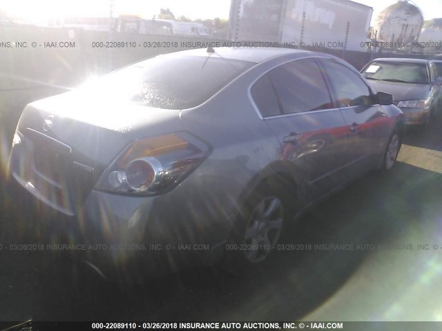 1N4CL21EX7C186087 - 2007 NISSAN ALTIMA HYBRID SILVER photo 4