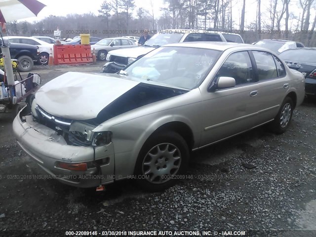 JN1CA21D5WM926602 - 1998 NISSAN MAXIMA GLE/GXE/SE GOLD photo 2