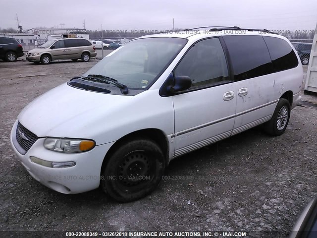 1C4GP54L6YB706367 - 2000 CHRYSLER TOWN & COUNTRY LXI WHITE photo 2