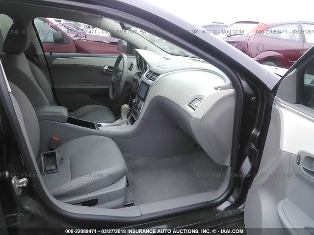 1G1ZB5E06CF298488 - 2012 CHEVROLET MALIBU LS Qara foto 5