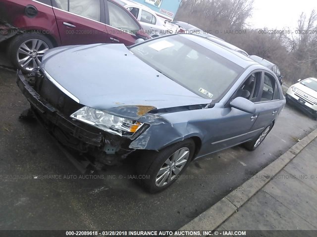 5NPEU46CX9H572194 - 2009 HYUNDAI SONATA SE/LIMITED BLUE photo 2