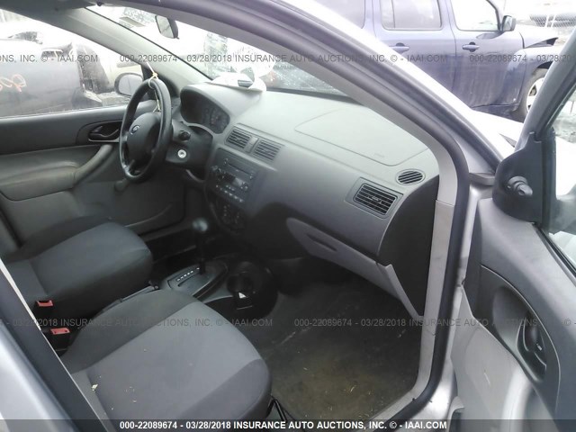 1FAFP34N07W167839 - 2007 FORD FOCUS ZX4/S/SE/SES GRAY photo 5