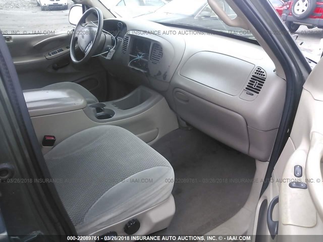 1FMRU15L01LA77144 - 2001 FORD EXPEDITION XLT Yaşıl foto 5