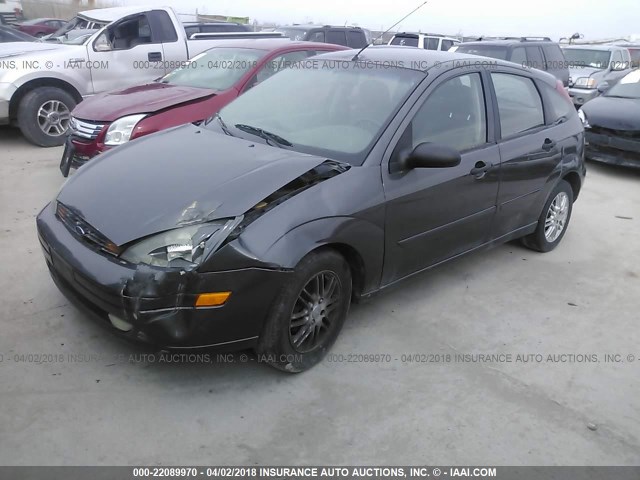 3FAFP37323R174475 - 2003 FORD FOCUS ZX5 GRAY photo 2
