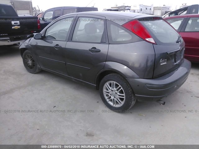3FAFP37323R174475 - 2003 FORD FOCUS ZX5 GRAY photo 3