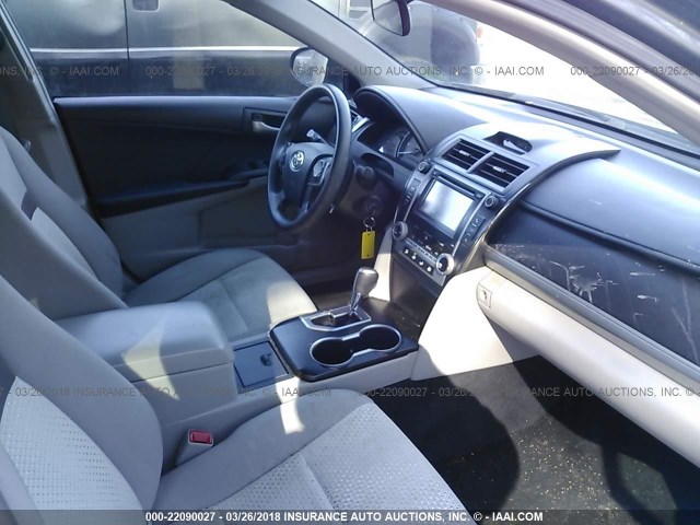 4T4BF1FK4CR193290 - 2012 TOYOTA CAMRY SE/LE/XLE GRAY photo 5