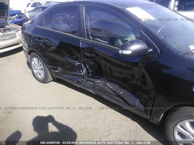 KNAFU4A27A5203619 - 2010 KIA FORTE EX BLACK photo 6