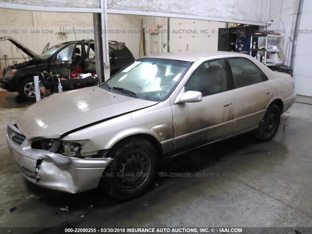 JT2BF22K5Y0239095 - 2000 TOYOTA CAMRY CE/LE/XLE GOLD photo 2