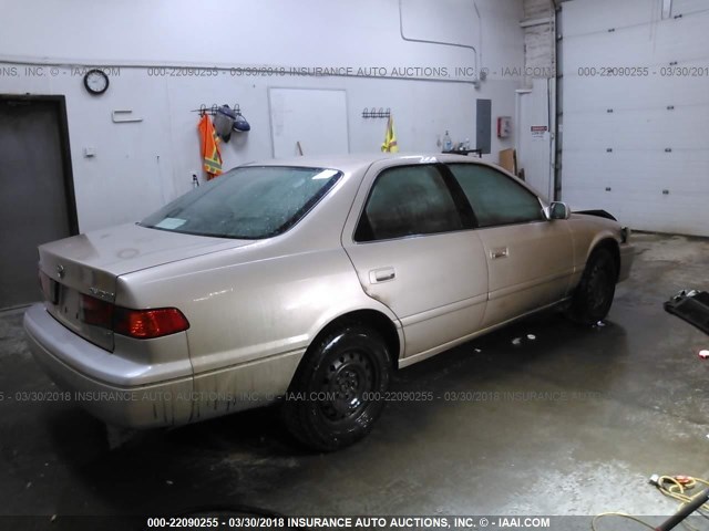 JT2BF22K5Y0239095 - 2000 TOYOTA CAMRY CE/LE/XLE GOLD photo 4