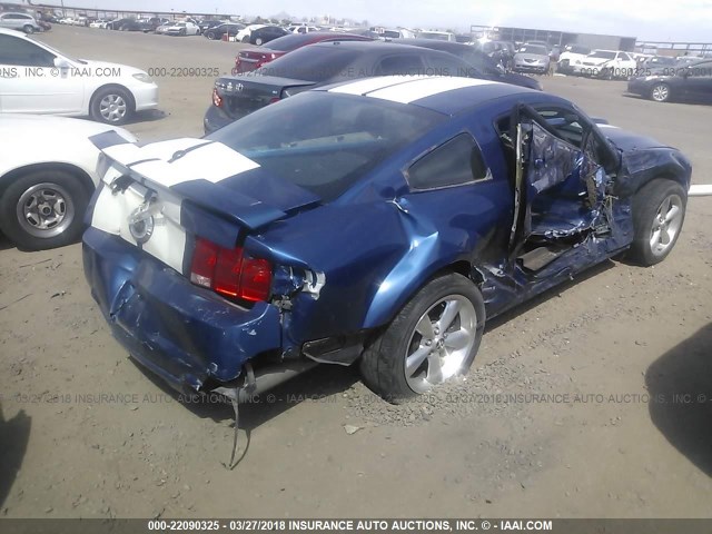 1ZVHT82H495135944 - 2009 FORD MUSTANG GT BLUE photo 4