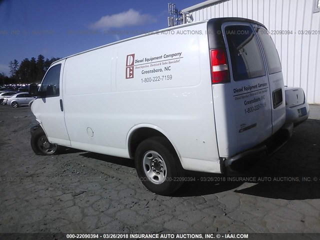 1GCHG35U671114360 - 2007 CHEVROLET EXPRESS G3500  WHITE photo 3