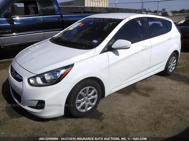 KMHCT5AE4EU141421 - 2014 HYUNDAI ACCENT GLS/GS WHITE photo 2