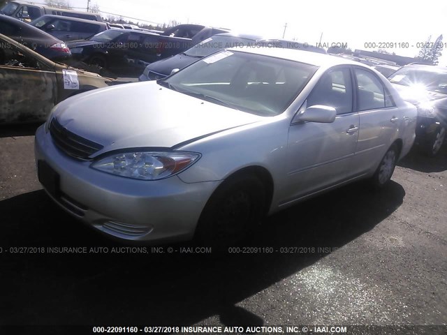 4T1BE30K43U754945 - 2003 TOYOTA CAMRY LE/XLE/SE SILVER photo 2