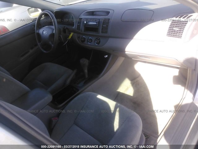 4T1BE30K43U754945 - 2003 TOYOTA CAMRY LE/XLE/SE SILVER photo 5