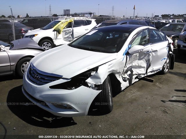 5NPEC4AC2CH453427 - 2012 HYUNDAI SONATA SE/LIMITED WHITE photo 2