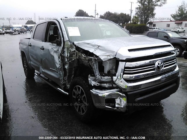 5TFDY5F10GX538609 - 2016 TOYOTA Tundra CREWMAX SR5/TRD PRO SILVER photo 1