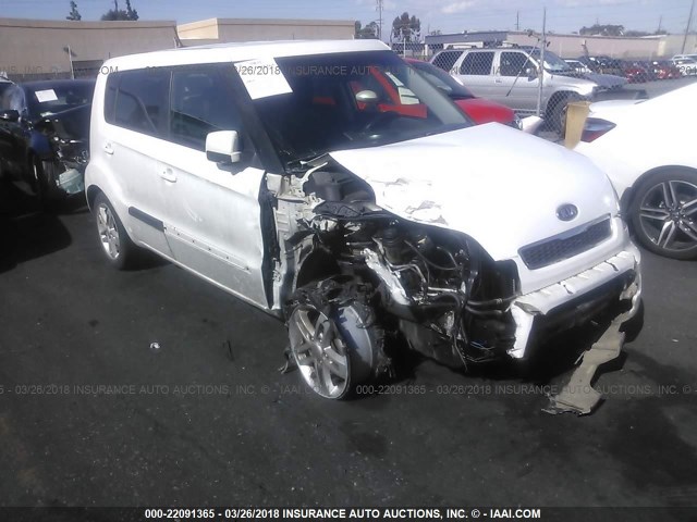 KNDJT2A2XB7295593 - 2011 KIA SOUL +/!/SPORT WHITE photo 1