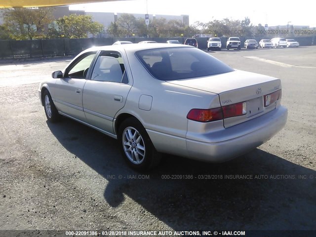 JT2BF22K410336987 - 2001 TOYOTA CAMRY CE/LE/XLE GOLD photo 3