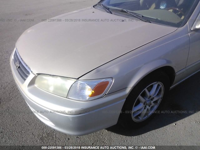 JT2BF22K410336987 - 2001 TOYOTA CAMRY CE/LE/XLE GOLD photo 6