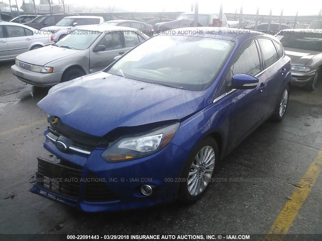 1FAHP3N25CL462797 - 2012 FORD FOCUS TITANIUM BLUE photo 2