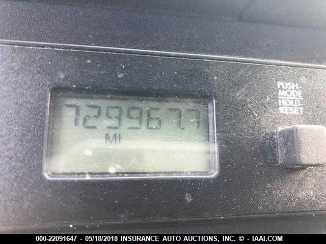 1FUJGLDR7BLAV3057 - 2011 FREIGHTLINER CASCADIA 125  WHITE photo 9