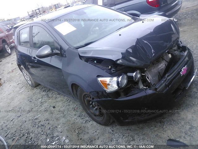 1G1JA6SG9D4150758 - 2013 CHEVROLET SONIC LS 灰色 照片 1