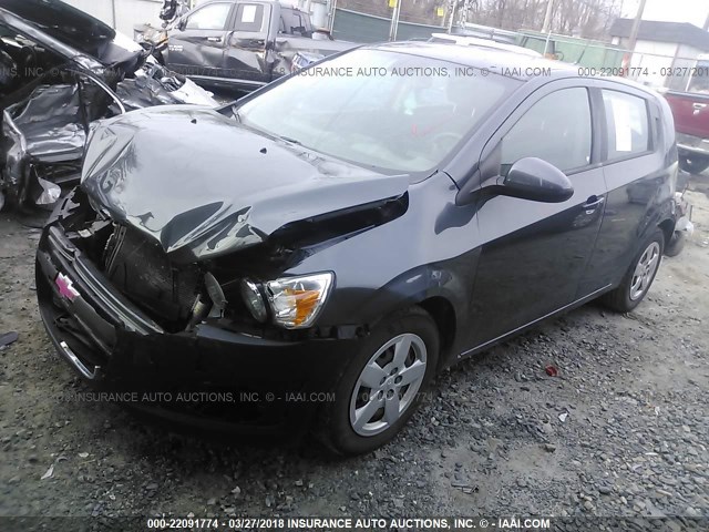 1G1JA6SG9D4150758 - 2013 CHEVROLET SONIC LS 灰色 照片 2