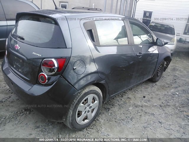 1G1JA6SG9D4150758 - 2013 CHEVROLET SONIC LS 灰色 照片 4