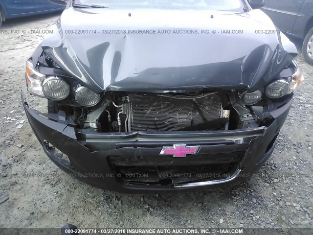 1G1JA6SG9D4150758 - 2013 CHEVROLET SONIC LS 灰色 照片 6