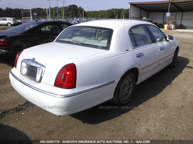 1LNHM83W4YY856786 - 2000 LINCOLN TOWN CAR CARTIER WHITE photo 4