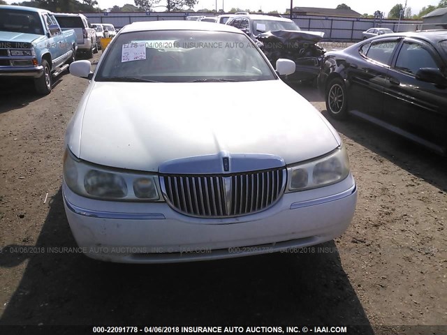 1LNHM83W4YY856786 - 2000 LINCOLN TOWN CAR CARTIER WHITE photo 6