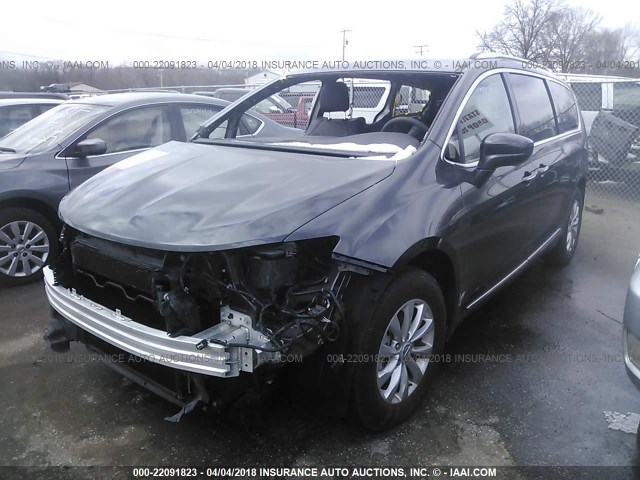 2C4RC1EG0JR130247 - 2018 CHRYSLER PACIFICA TOURING L PLUS GRAY photo 2