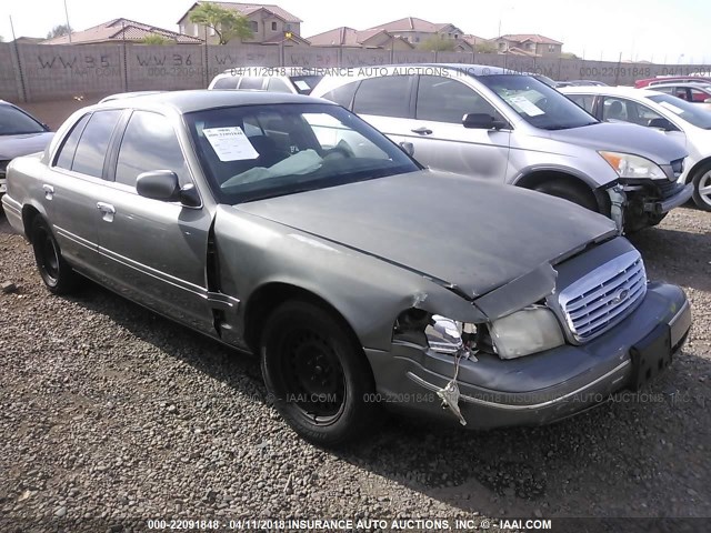 2FAFP73W6YX213441 - 2000 FORD CROWN VICTORIA  GREEN photo 1